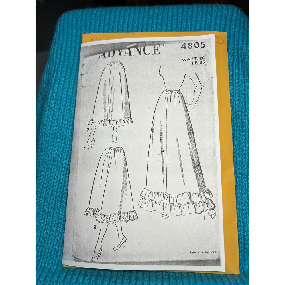 Advance Sewing pattern Skirt midi maxi ruffle hem 1940s waist 26